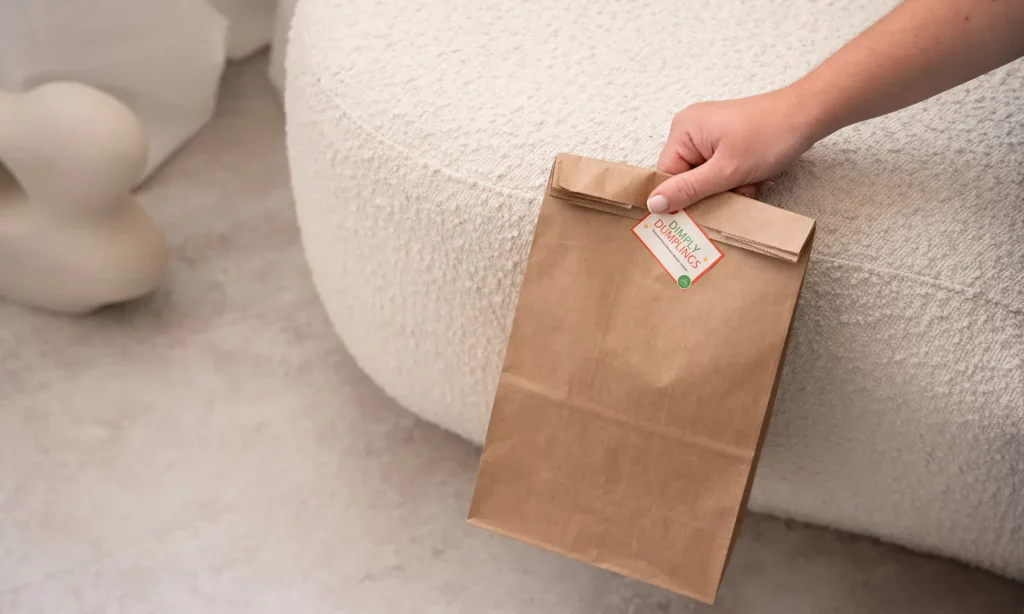 Sustainable packaging with onion skins